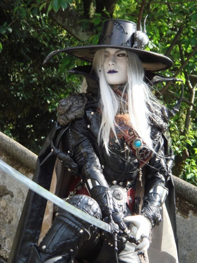 female vampire hunter costume