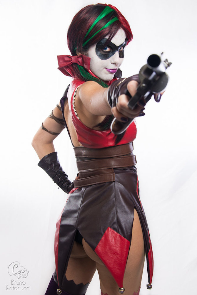 Cosplay Collection: 'Injustice: Gods Among Us' Harley ...