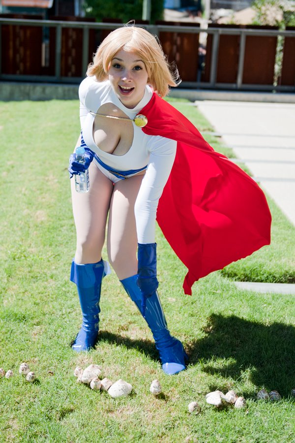 Power Girl Cosplay